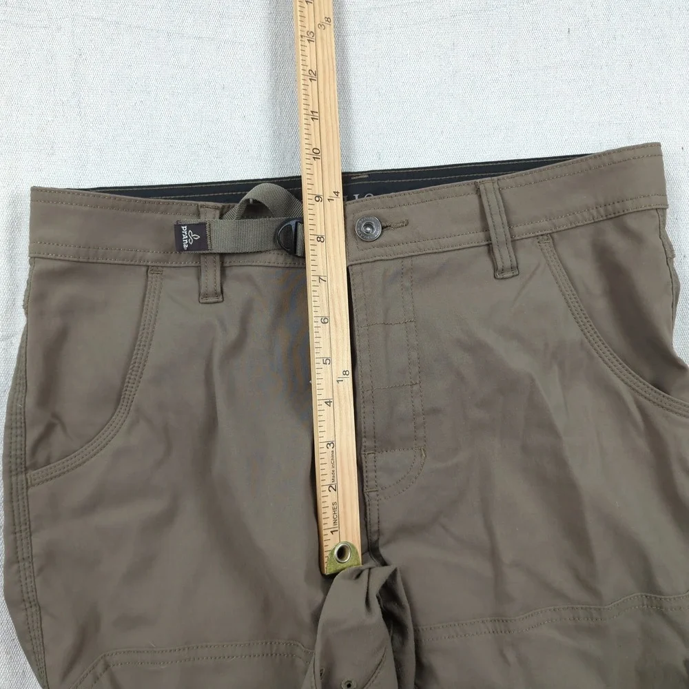 Prana Pants Mens 31x32 Khaki Straight Zion Cargo Hiking Outdoor Travel Belted